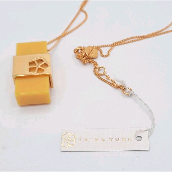 NEW Trina Turk Yellow & Gold Tone Rectangle Lucite Pendant Necklace 70s Inspired - Picture 8 of 9
